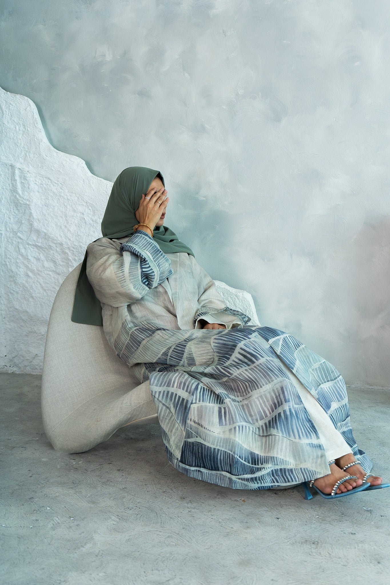 Comment styliser ta abaya au quotidien ?